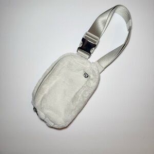 Everywhere Belt Bag Plush Fleece